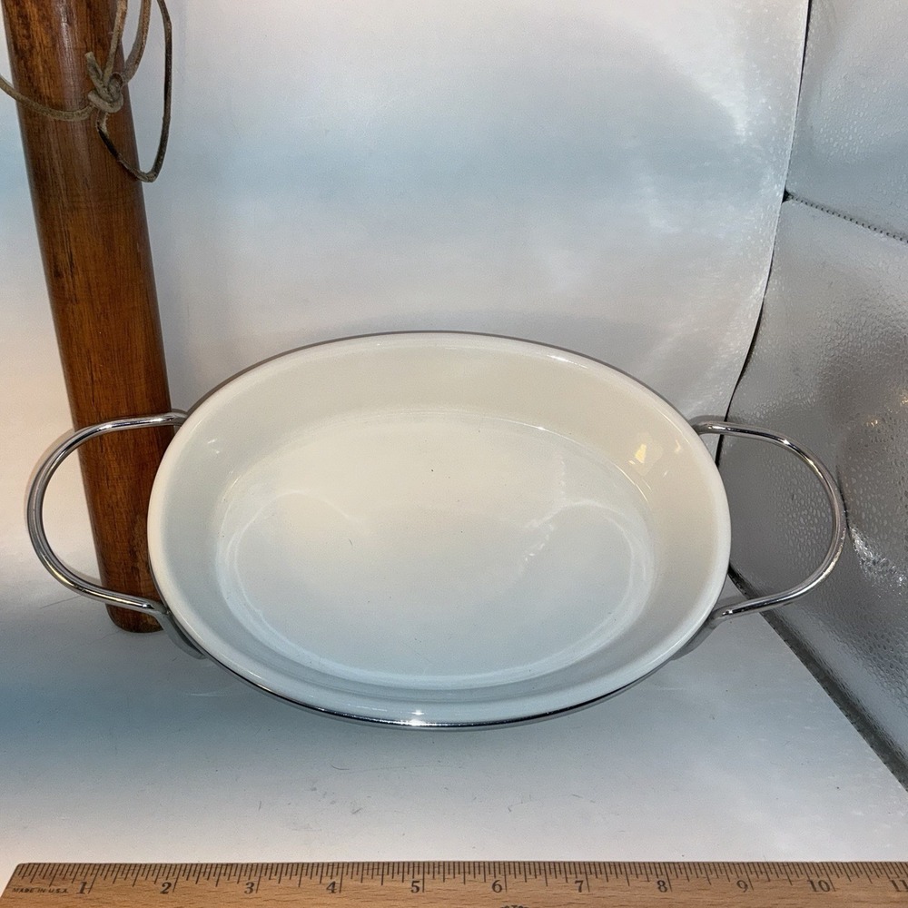 Vintage Duncan Hines "Elegance" White Baking Dish With Silver Stand 9" X 6" X 2"
